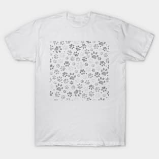 Doodle grey paw prints seamless T-Shirt
